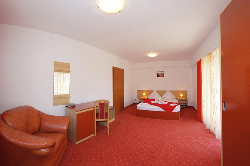 Hotel International Бэиле-Еркулане Номер фото